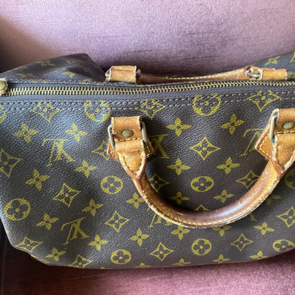Authentic Louis Vuitton Speedy Bag - Picture 8 of 12